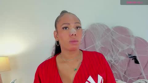 Snapshot of nicoleparadise_ chatting on October 21, 12:39 pm NICOLE online show from October 21, 12:39 pm