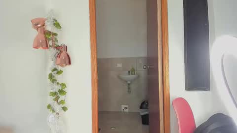 Snapshot of nicoleparadise_ chatting on November 19, 12:49 pm NICOLE online show from November 19, 12:49 pm