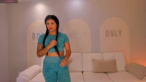 Nicole Sanz online show from March 8, 10:00 am