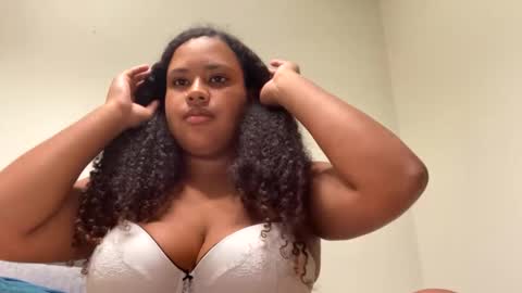 Snapshot of nicolette356 chatting on October 9, 4:10 am nicolette356 online show from October 9, 4:10 am