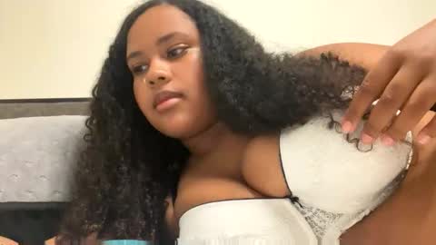 Snapshot of nicolette356 chatting on October 18, 2:03 am nicolette356 online show from October 18, 2:03 am