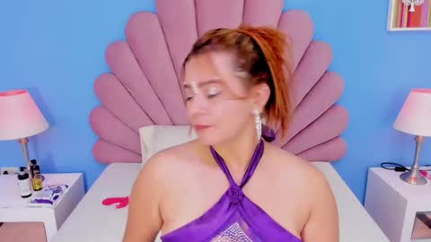 Nicolle online show from February 7, 4:54 pm