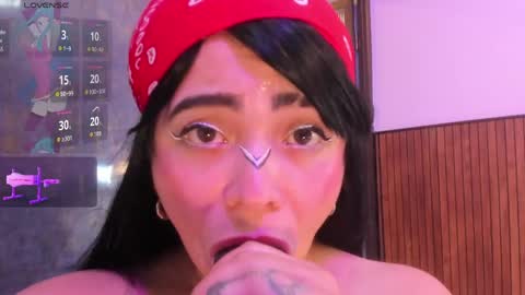 Nicolle online show from April 16, 9:39 pm