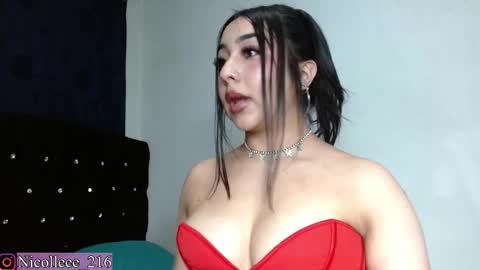 Nicolle online show from December 15, 4:44 pm