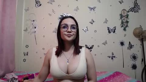 nicolle_sky online show from December 2, 5:19 pm