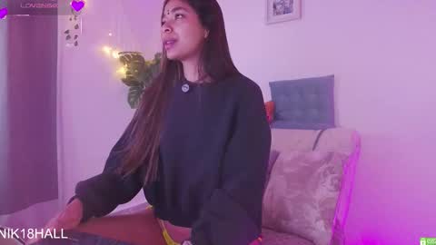 Nicolle online show from February 25, 10:36 am