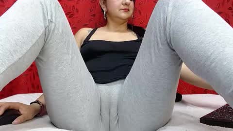 NICOLLE online show from May 26, 9:33 pm