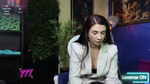 Nicolle online show from February 6, 10:40 am