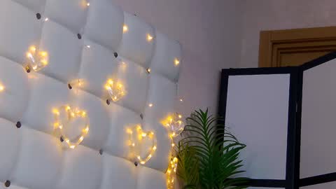 NicolRos online show from January 11, 1:32 pm