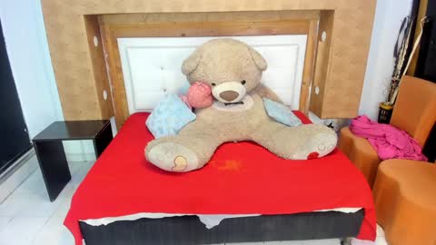 Snapshot of nicolysofi chatting on December 27, 11:06 am nicolysofi online show from December 27, 11:06 am