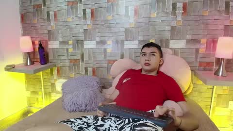 Snapshot of nicoo_2036 chatting on September 21, 1:46 pm nicoo_2036 online show from September 21, 1:46 pm
