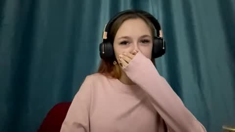 Snapshot of nidadingson chatting on November 3, 3:13 pm Jenny online show from November 3, 3:13 pm