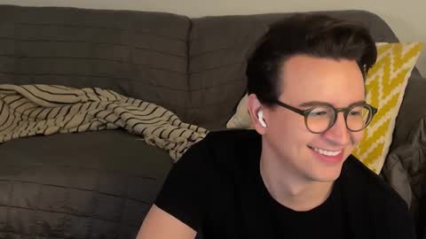 Nigel Hart online show from December 18, 2:42 am