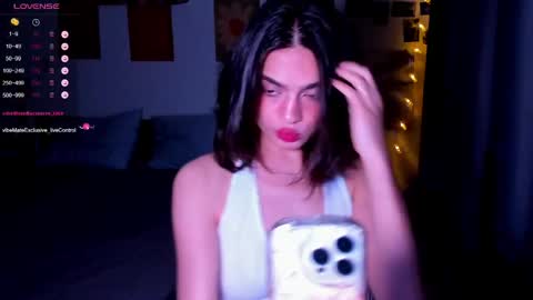 Daisy online show from May 5, 7:00 pm