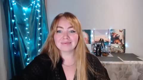 Snapshot of nightlaura chatting on December 29, 3:33 am nightlaura online show from December 29, 3:33 am