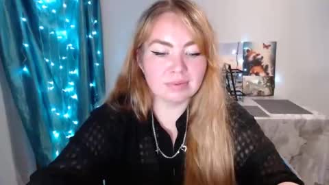 Snapshot of nightlaura chatting on January 2, 11:06 pm nightlaura online show from January 2, 11:06 pm