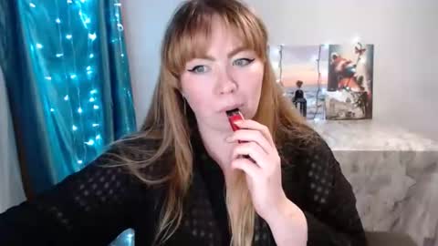 Snapshot of nightlaura chatting on January 15, 4:47 am nightlaura online show from January 15, 4:47 am
