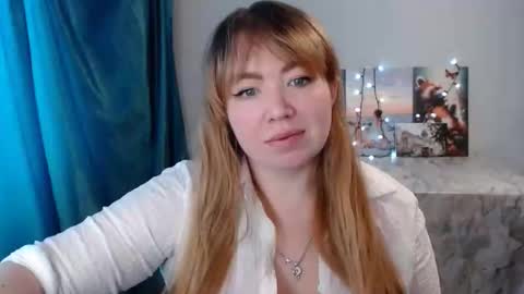 Snapshot of nightlaura chatting on January 29, 7:25 am nightlaura online show from January 29, 7:25 am