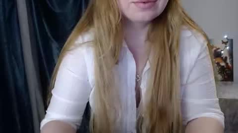 Snapshot of nightlaura chatting on February 2, 11:32 pm nightlaura online show from February 2, 11:32 pm