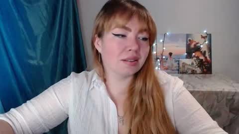 Snapshot of nightlaura chatting on February 4, 4:59 am nightlaura online show from February 4, 4:59 am