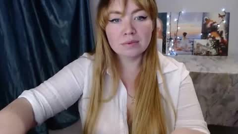 Snapshot of nightlaura chatting on February 5, 1:54 pm nightlaura online show from February 5, 1:54 pm