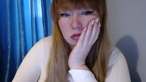 Snapshot of nightlaura chatting on February 9, 5:29 am nightlaura online show from February 9, 5:29 am