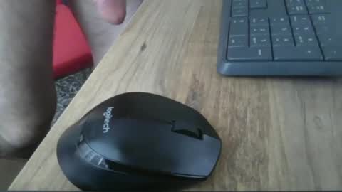 Snapshot of nightwalker06 chatting on February 18, 9:32 am nightwalker06 online show from February 18, 9:32 am