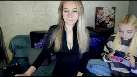 nigo_nika online show from November 20, 12:38 pm