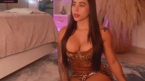 niiaa01 online show from October 9, 3:59 am