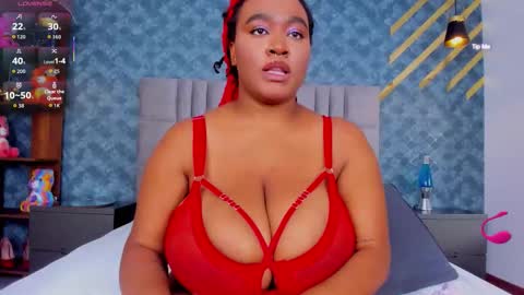 NiiaMoore online show from February 2, 8:07 pm