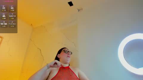 Snapshot of niickyjones chatting on June 27, 12:37 am Anni online show from June 27, 12:37 am