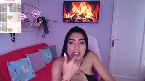 Nicolle Bustamante online show from February 3, 12:54 pm