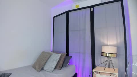 Niicole online show from January 7, 7:05 pm