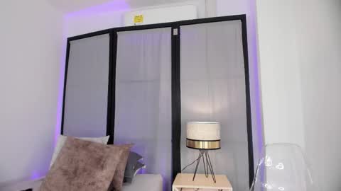 Niicole online show from February 23, 8:06 pm