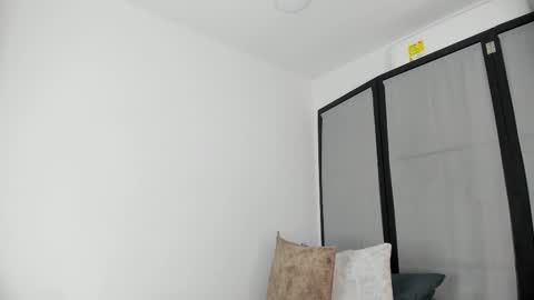 Niicole online show from March 19, 9:08 pm