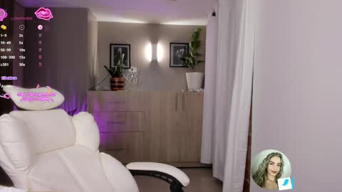 Niicoleta  online show from April 9, 6:19 am