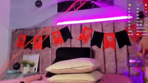 Snapshot of niicolle_evanss chatting on October 30, 8:31 pm Nicolle online show from October 30, 8:31 pm