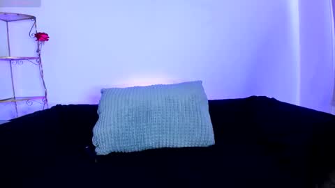 niina26_ online show from February 7, 12:20 pm