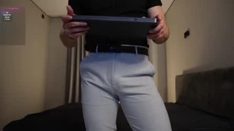 Snapshot of nik_sharp chatting on February 24, 5:22 pm Nik online show from February 24, 5:22 pm