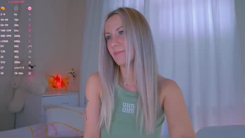 Snapshot of nika_bloom chatting on October 7, 6:32 am Nika Bloom online show from October 7, 6:32 am