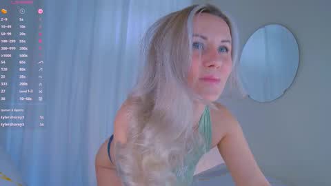 Snapshot of nika_bloom chatting on November 4, 4:22 am Nika Bloom online show from November 4, 4:22 am