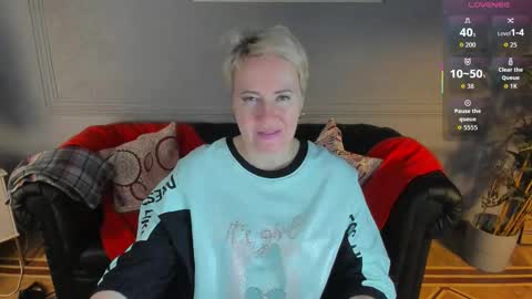 Snapshot of nika_smit chatting on January 10, 5:53 am Nika online show from January 10, 5:53 am