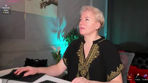 Snapshot of nika_smit chatting on February 8, 5:33 am Nika online show from February 8, 5:33 am