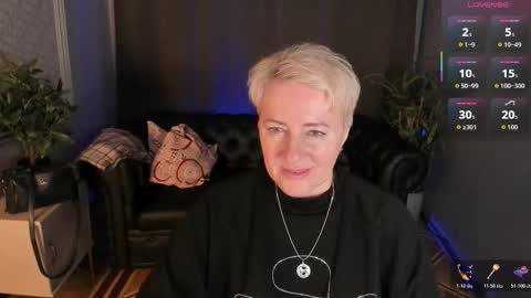 Snapshot of nika_smit chatting on February 20, 5:37 am Nika online show from February 20, 5:37 am