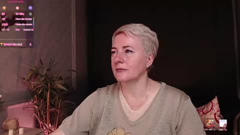 Snapshot of nika_smit chatting on July 11, 5:10 am Nika online show from July 11, 5:10 am