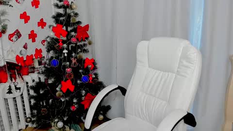 Snapshot of nika_tailor chatting on December 13, 8:30 am Nika online show from December 13, 8:30 am