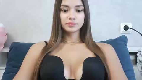 Snapshot of nika_verona1 chatting on June 1, 5:09 am Nika online show from June 1, 5:09 am