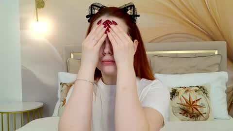 Snapshot of nikaflowers chatting on December 18, 3:01 am Nika online show from December 18, 3:01 am