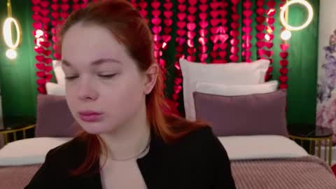 Snapshot of nikaflowers chatting on February 10, 2:48 am Nika online show from February 10, 2:48 am