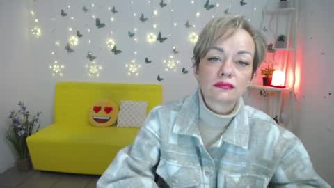 Snapshot of nikamayu chatting on April 22, 6:16 am Nika online show from April 22, 6:16 am